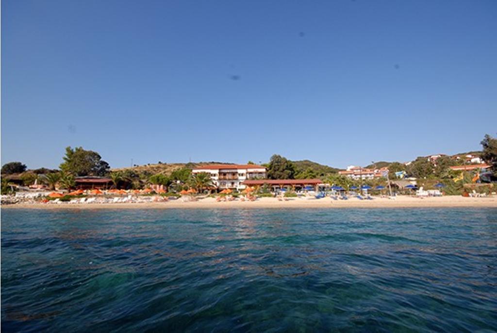 Porto Kalliali Ouranoupoli Luaran gambar