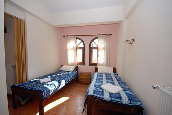 Porto Kalliali Ouranoupoli Bilik gambar